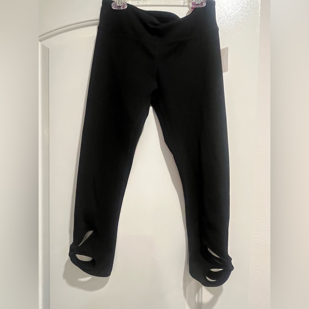 NWT but no inside tag Capri Black Leggings with flower Cutout Detail